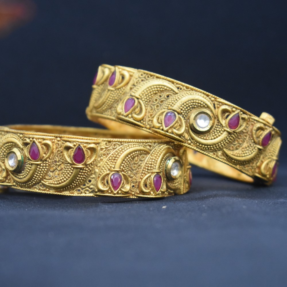 916 Gold Antique Bangles