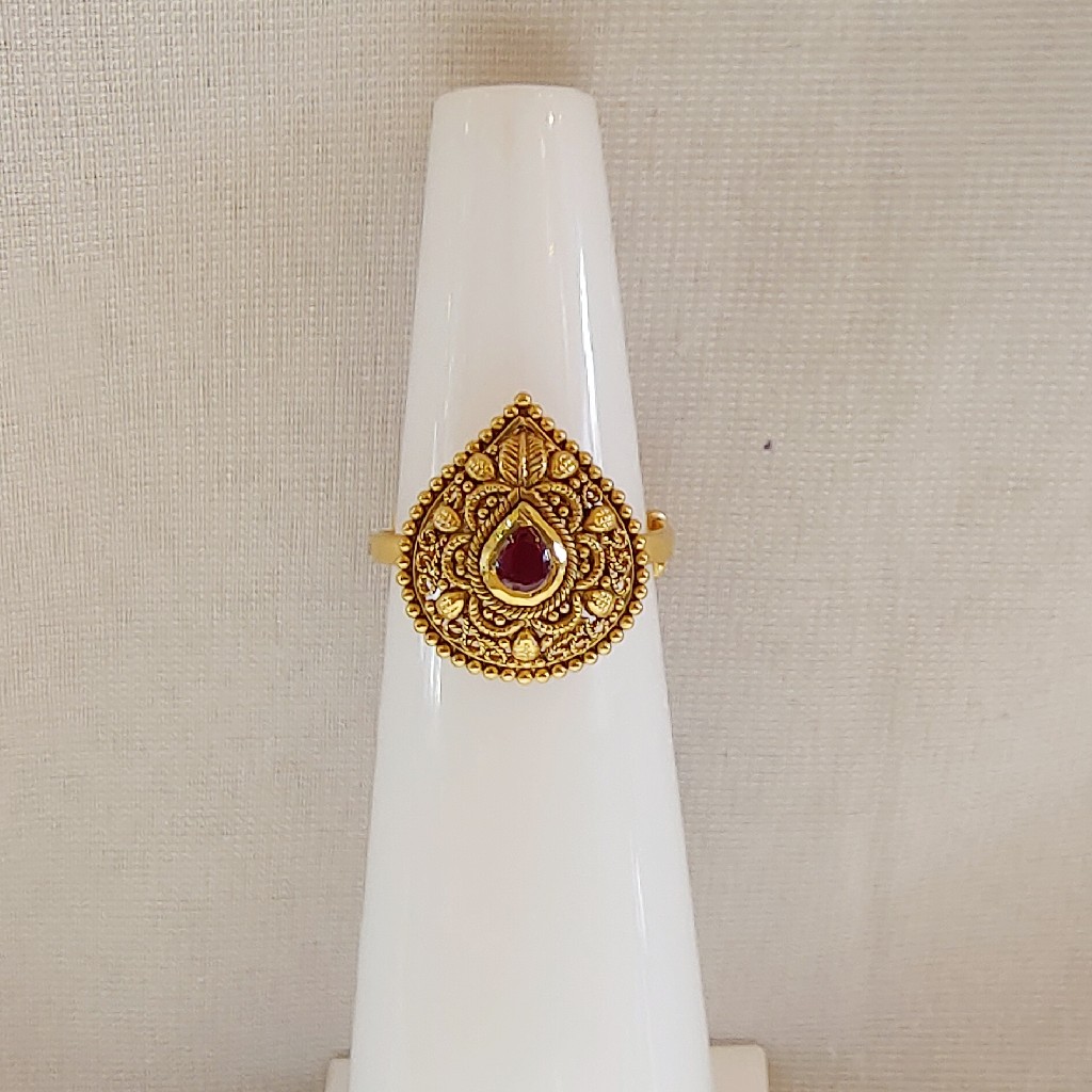 22 CRT 916 Hallmark Antique Ring
