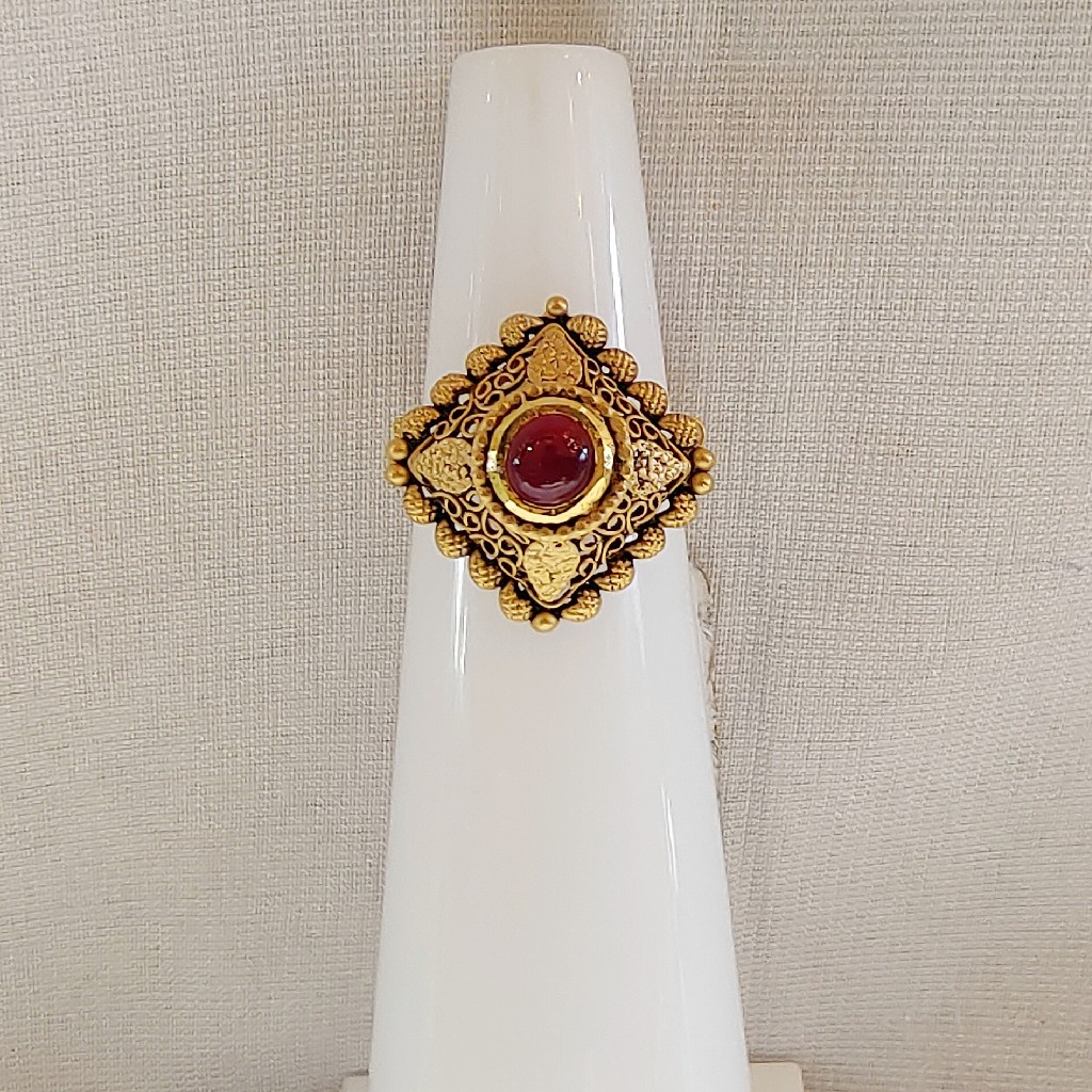 22 CRT 916 Hallmark Antique Ring