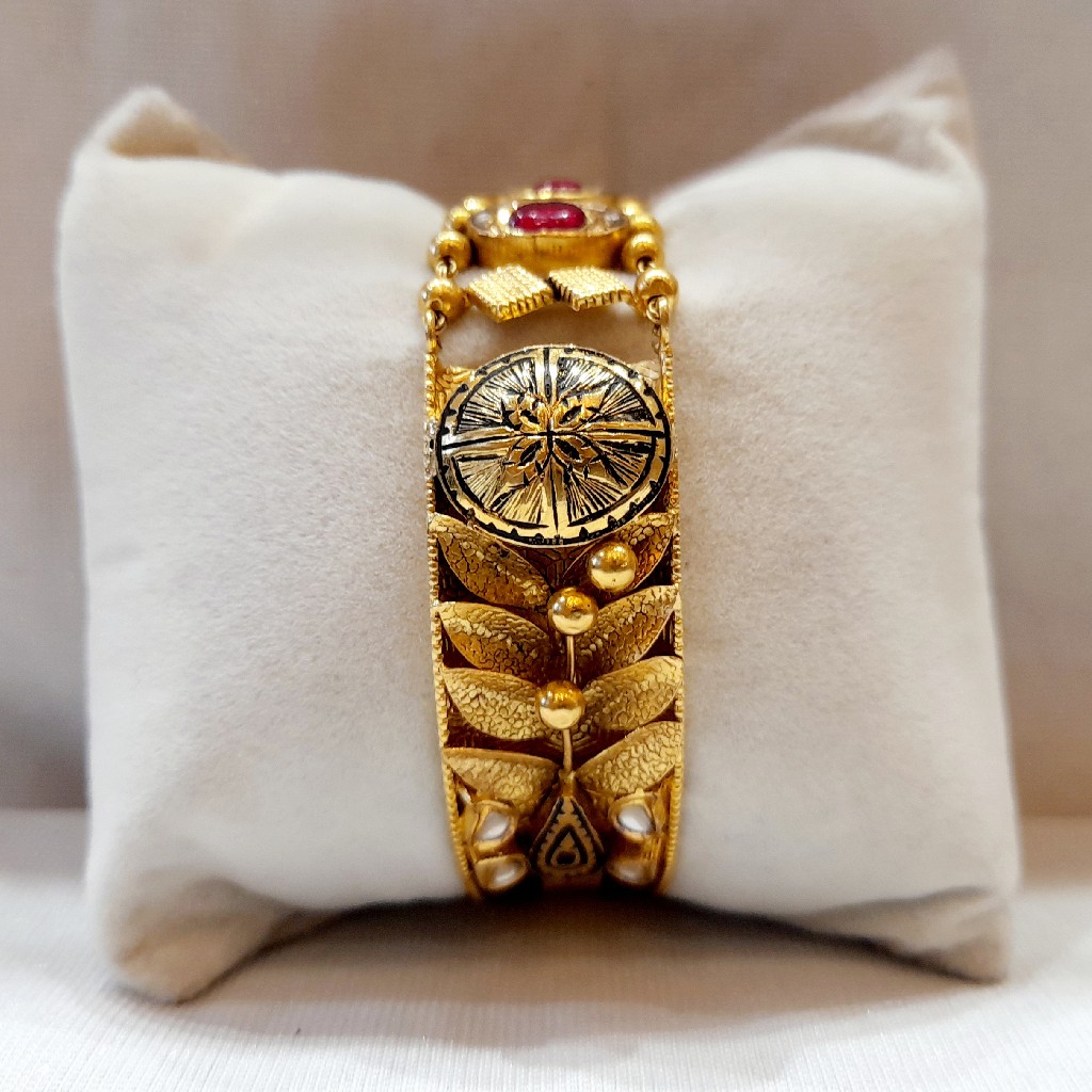 22 CRT 916 Hallmark Antique Lucky