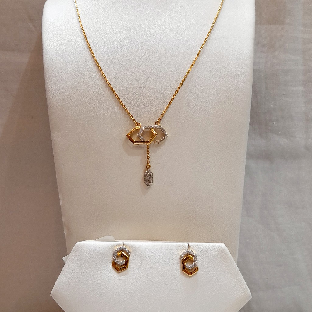 22 CRT 916 Hallmark Necklace