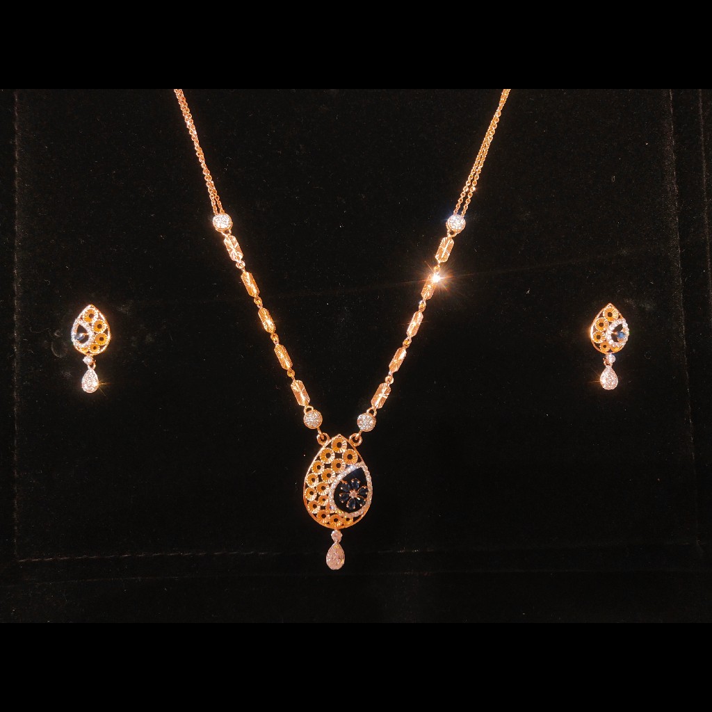 18 CRT Hallmark Rose Gold Necklace