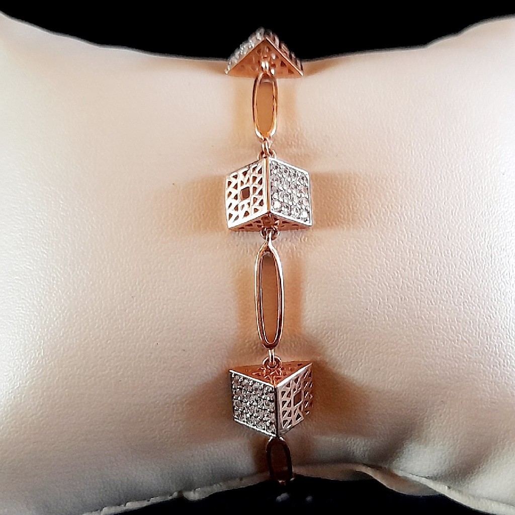 18 CRT Hallmark Rose Gold Lucky