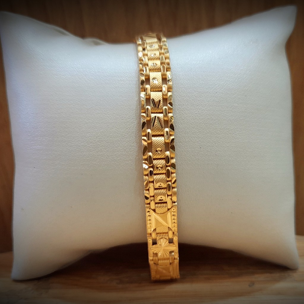 22 CRT 916 Hallmark Gents  Fancy Lucky