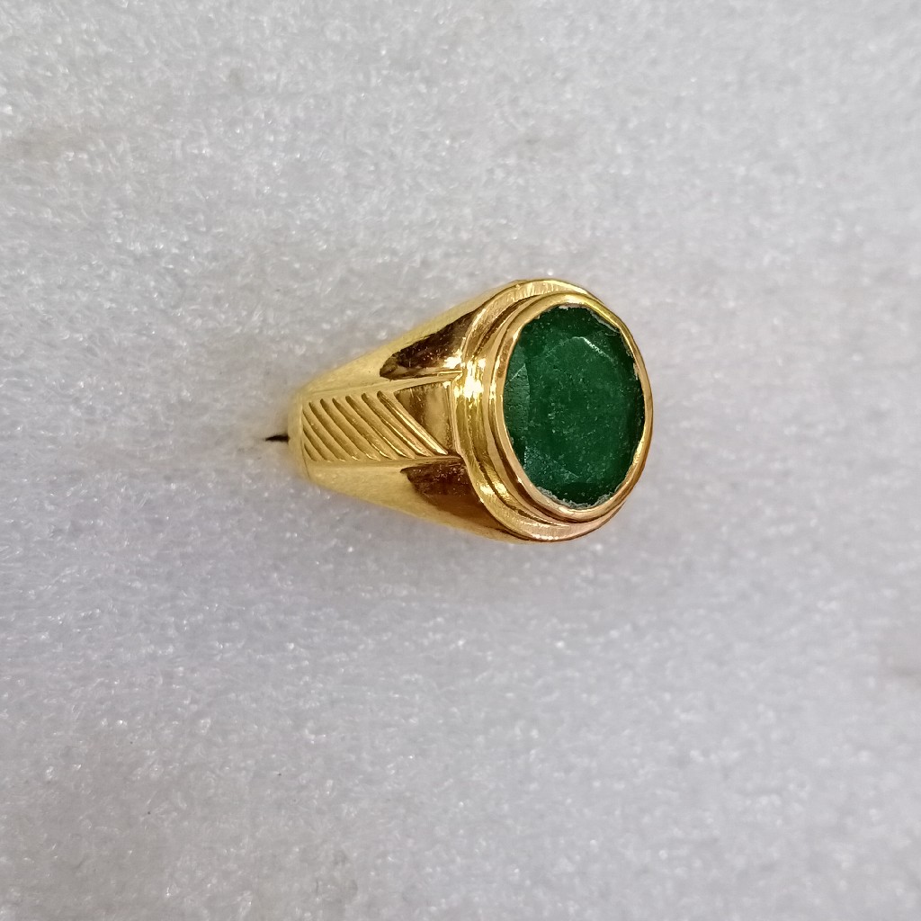 Gold gemston ring