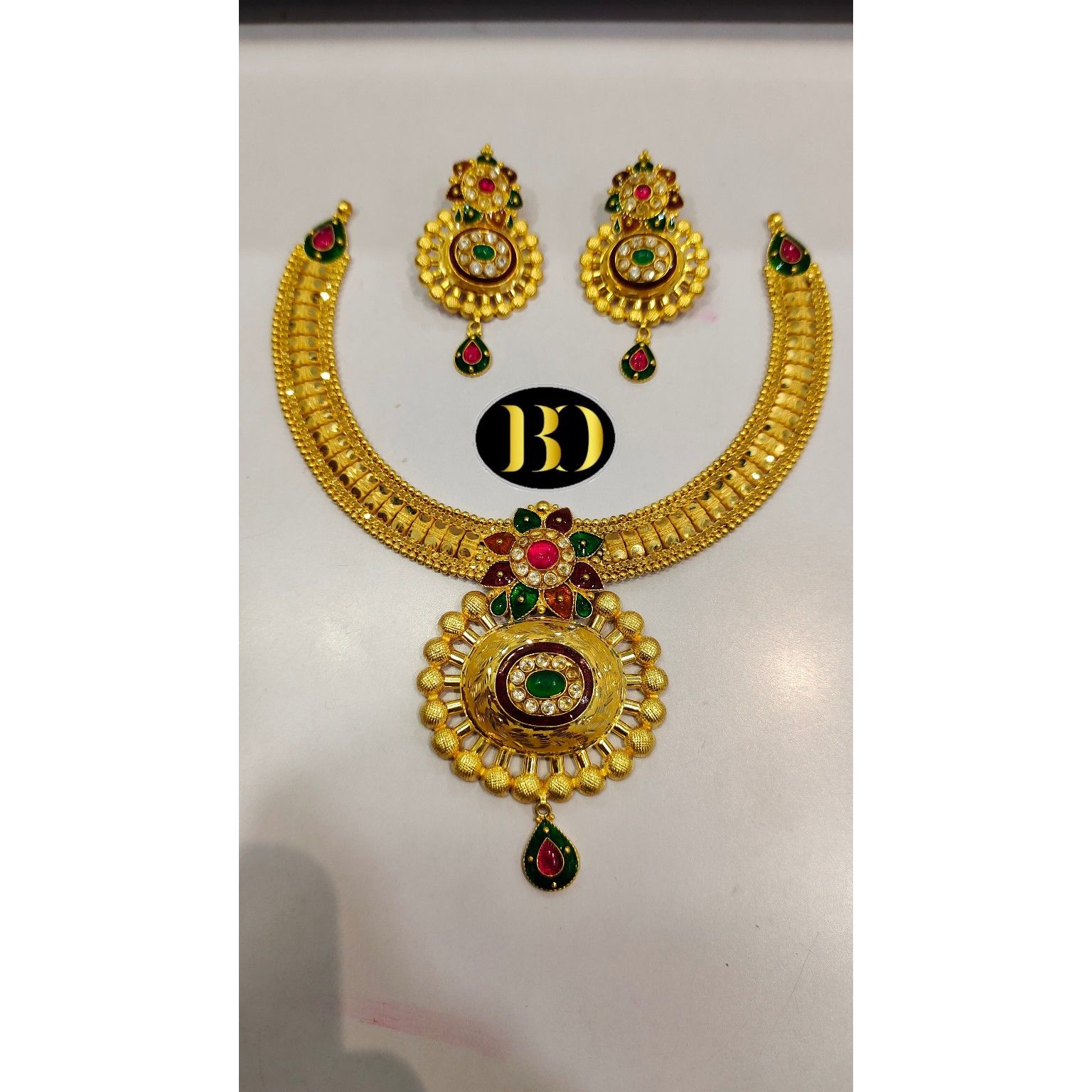 Gold jadtar set