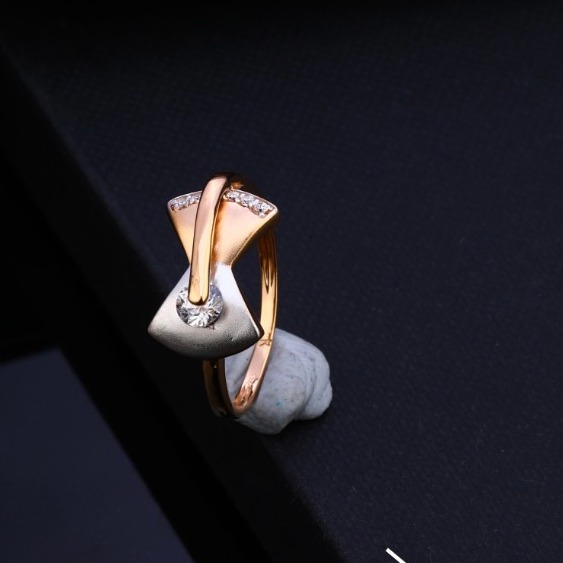 18KT Rose Hallmark Beautiful Antique Gold Ring
