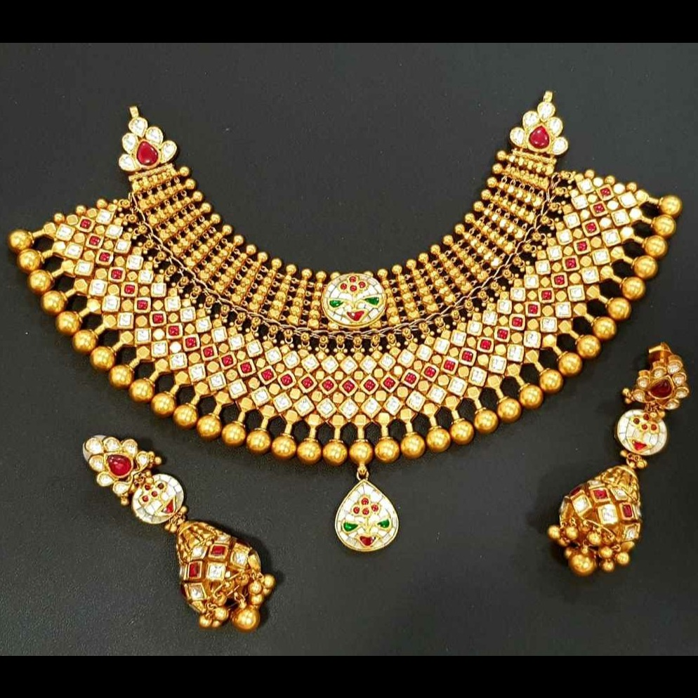 916 Gold Stylish Necklace Set GJ-74147