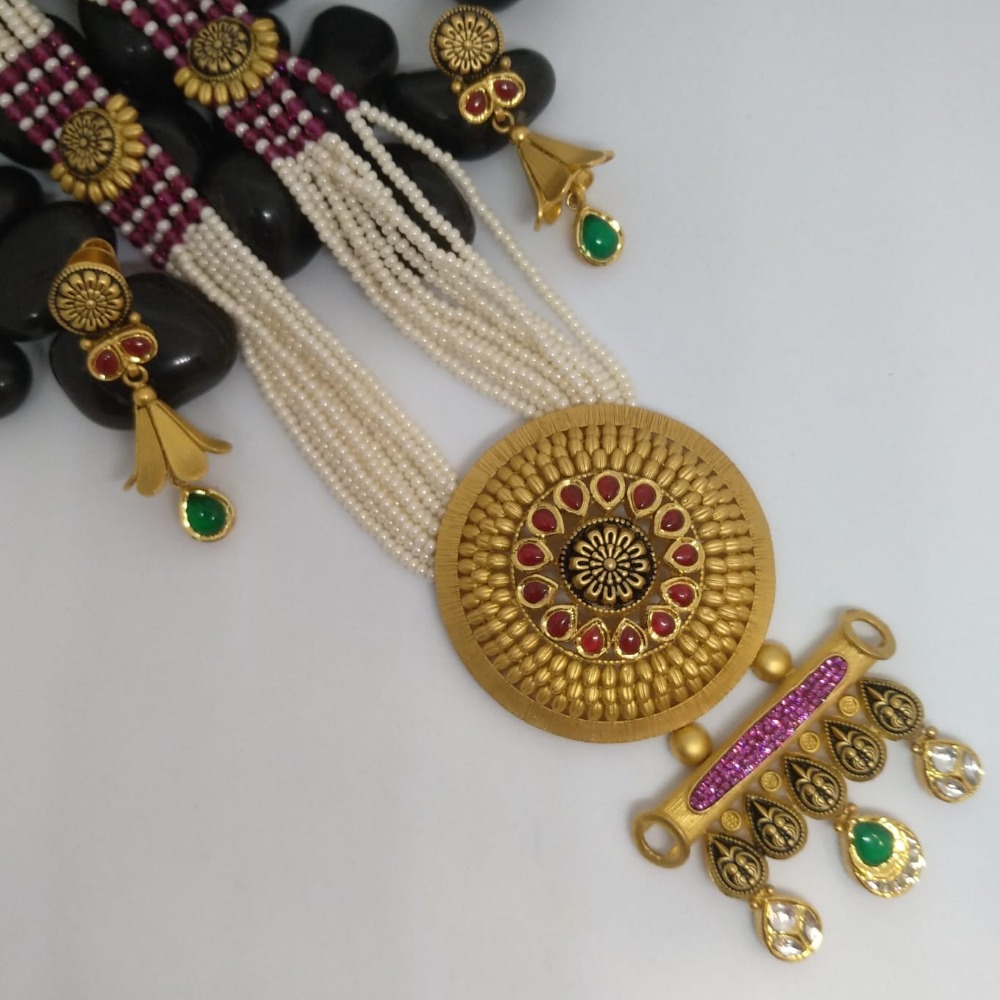 Gold Delicate Necklace Set GJ-N021
