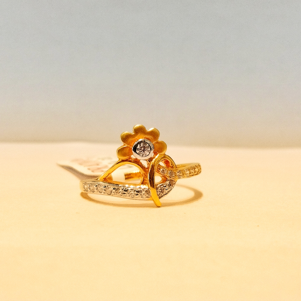 22k Gold Flower Diamond Unique Design Ring For Ladies