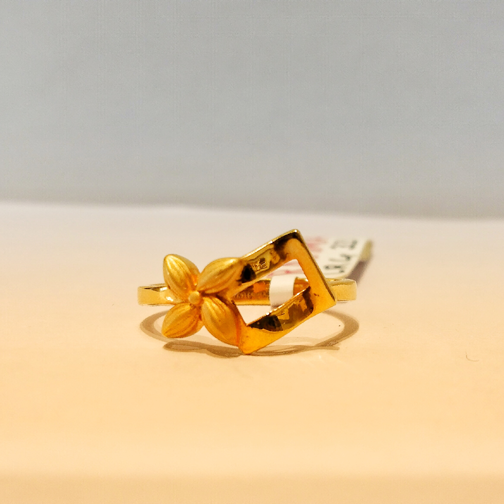 22k Classes Flowers Design Ladies Ring