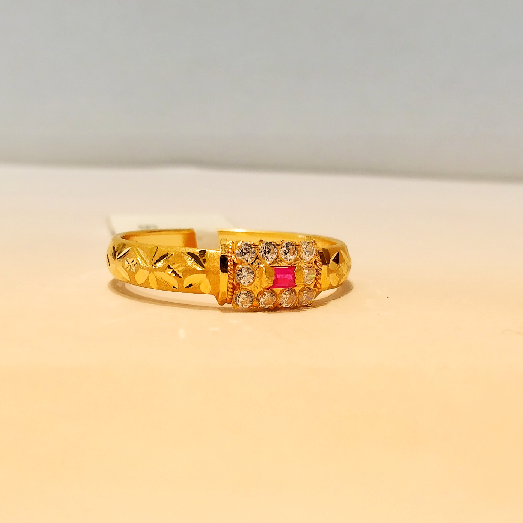 916 Hallmark Ladies Ring - Image 2