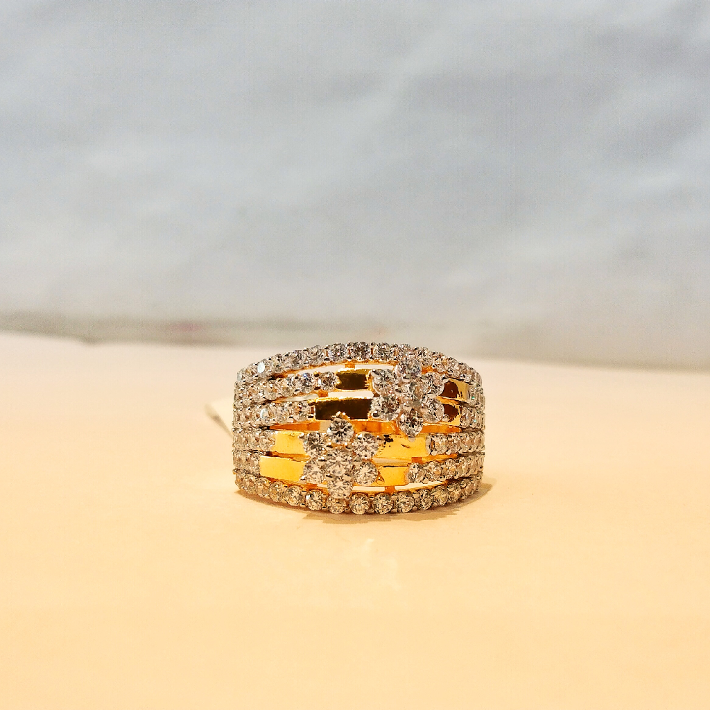 916 Hallmark Ladies Bands Ring