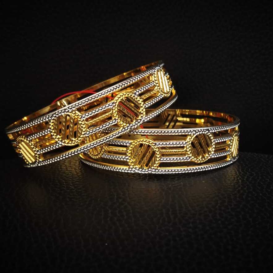 916 Hallmark Gold Unique Design Bangle