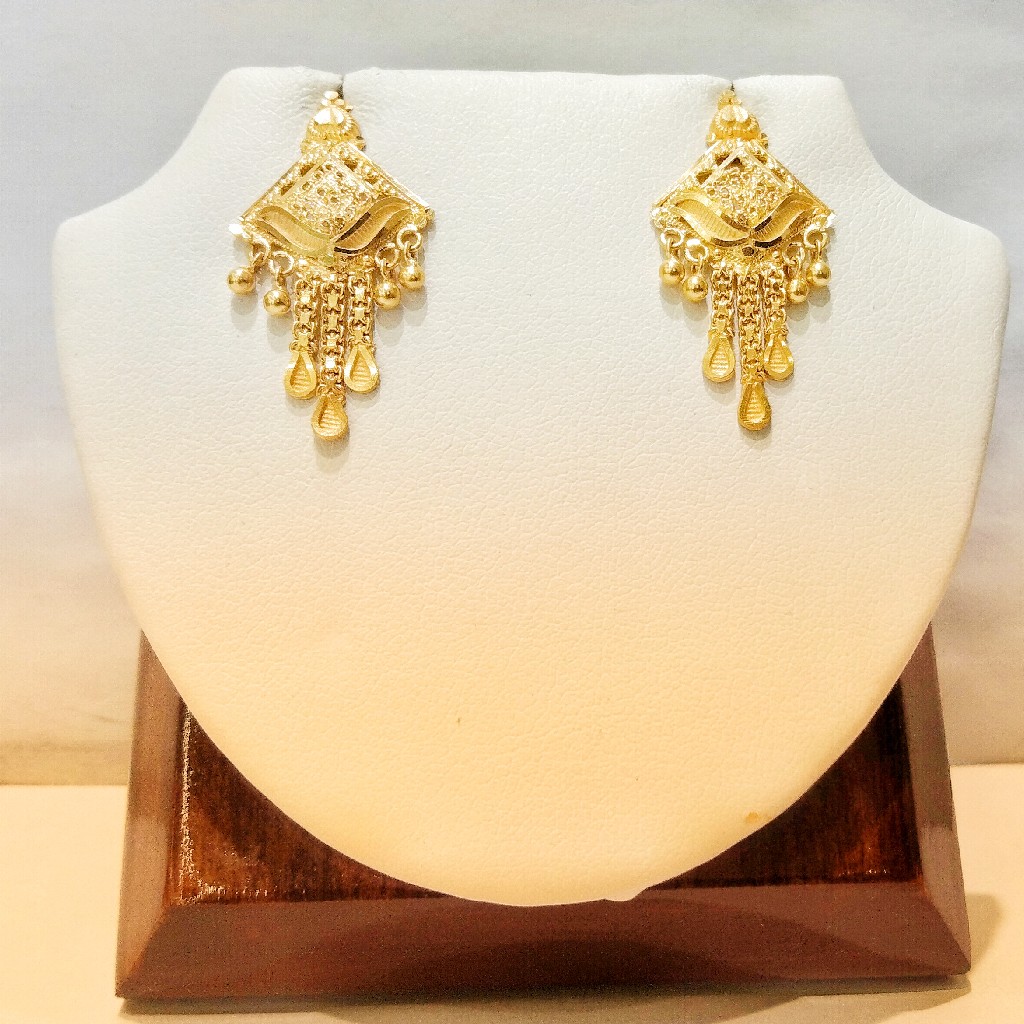 916 Hallmark Beautiful Gold Plated Earrings