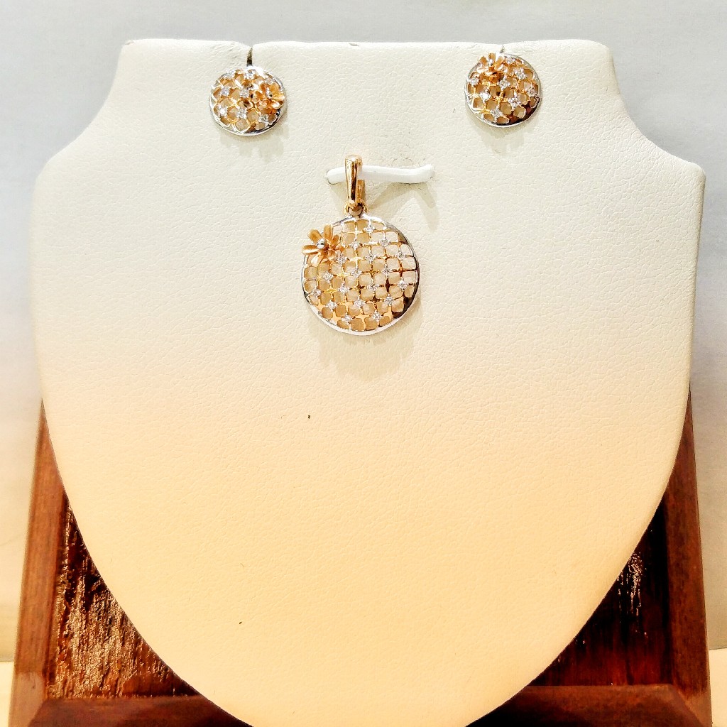 Real Diamond Round Shape Design Ladies Pendant Set