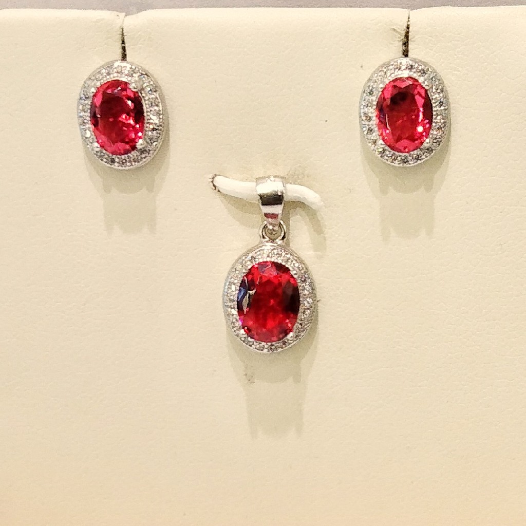 925 Sterling Silver Red Stone Oval Shape Pendant Set
