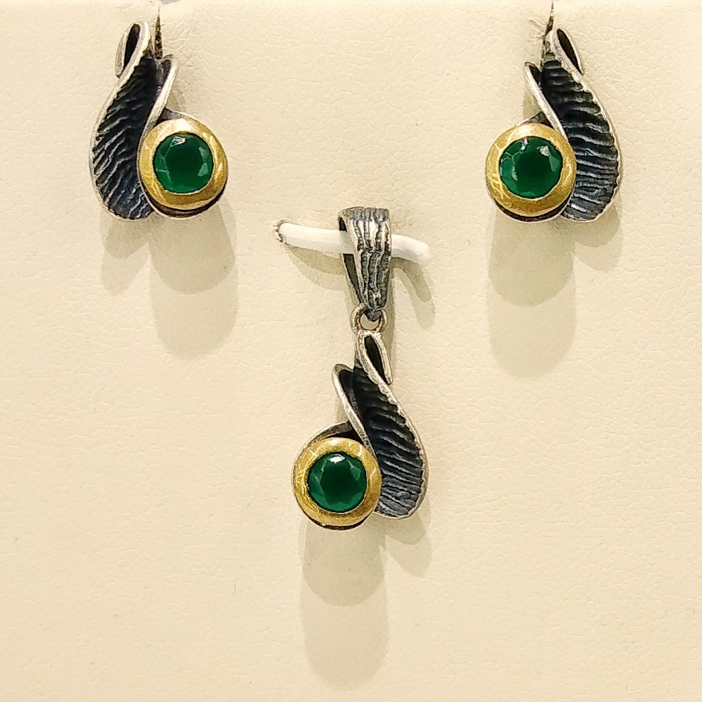 925 Sterling Silver Antique Green Stone Pendant Set
