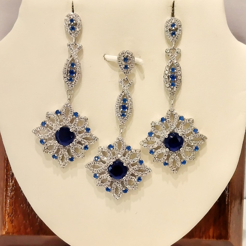 925 Sterling Silver blue Stone Diamond Pendant Set