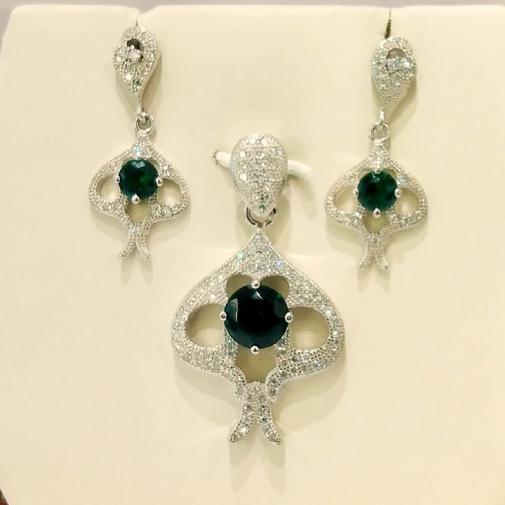925 Sterling Silver Zirlon Studded Spear Dangling