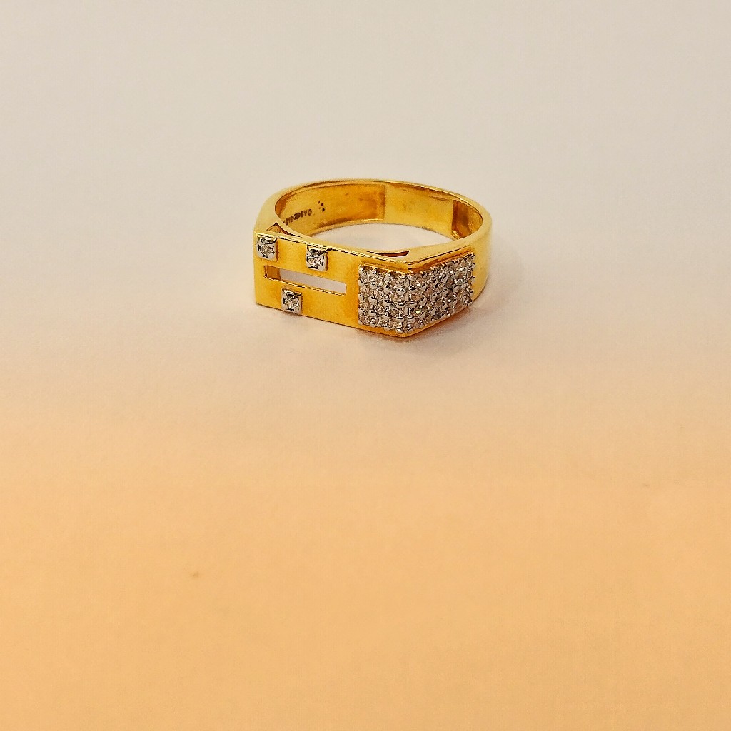 916 Hallmark Fancy Gents Ring