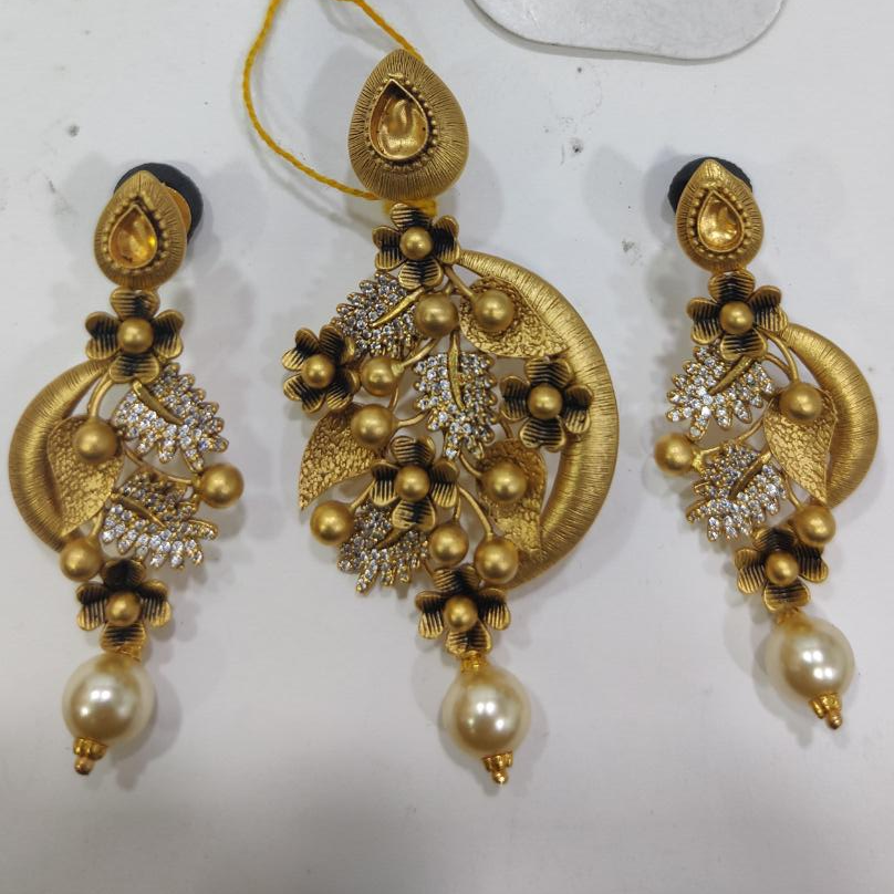 22k Gold beautiful plant design pendent set