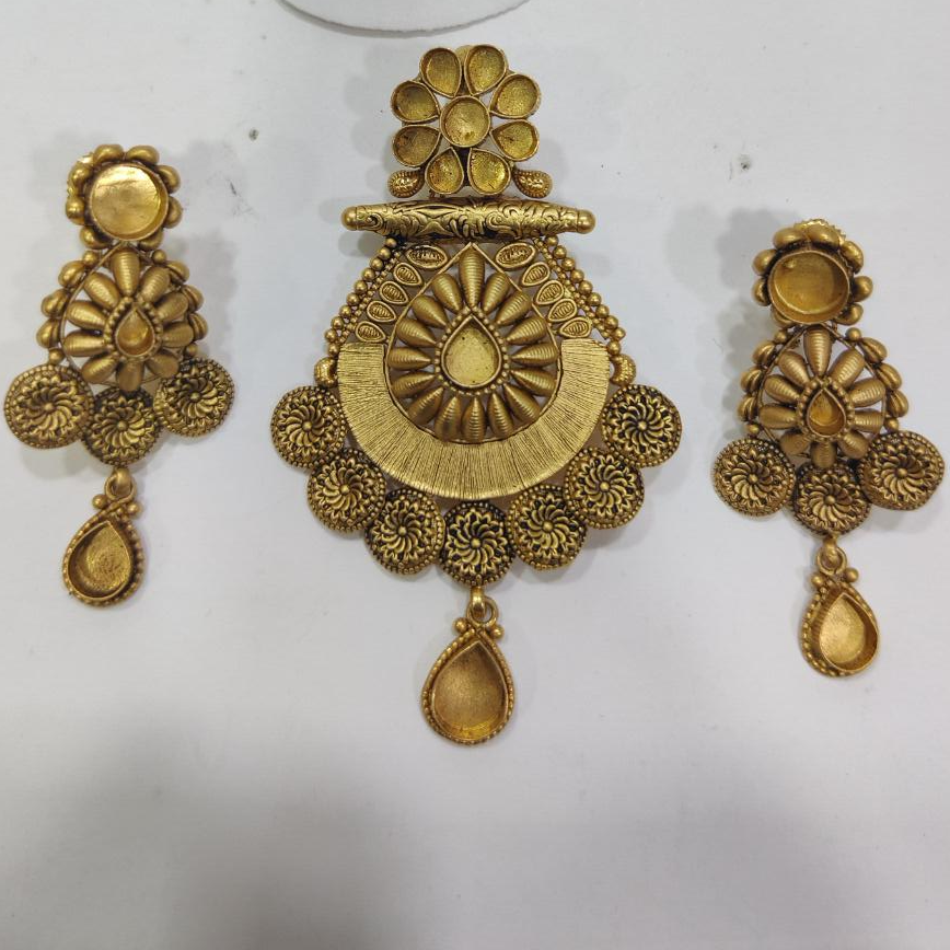 22k gold valuable pendent set