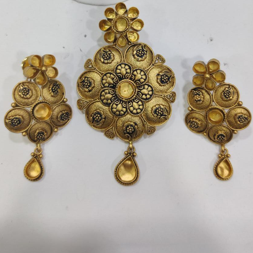 22k gold multiple round designs khokha pendent set