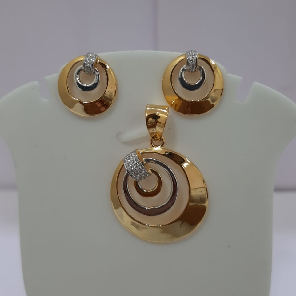 22k gold with diamond sparkling pendent set
