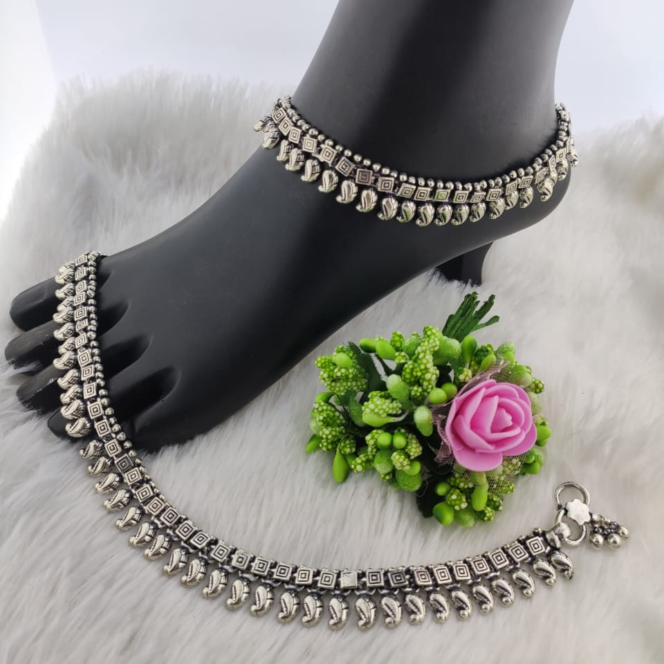 Silver Antique Oxidized Payal For Women - Image 3