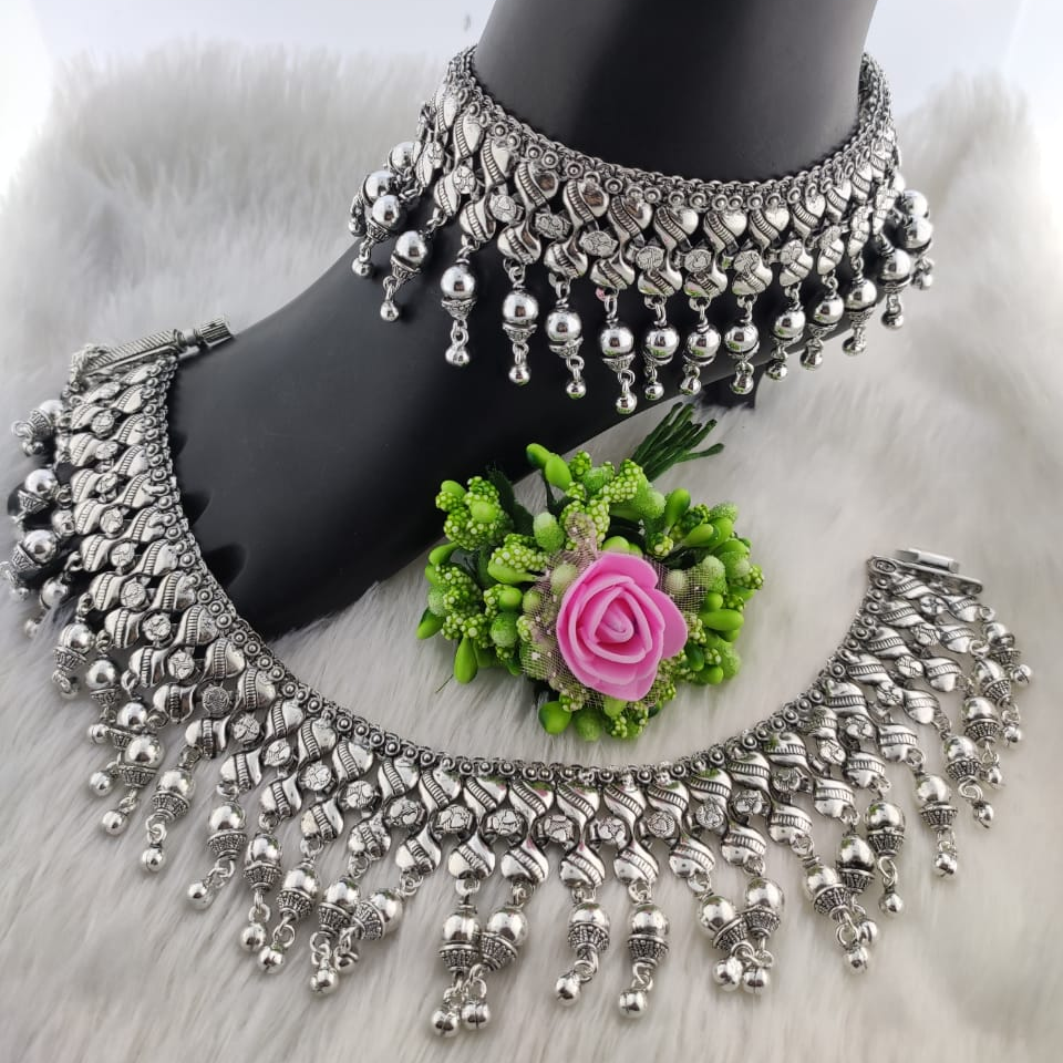 Silver ladies oxidised antique payals - Image 5