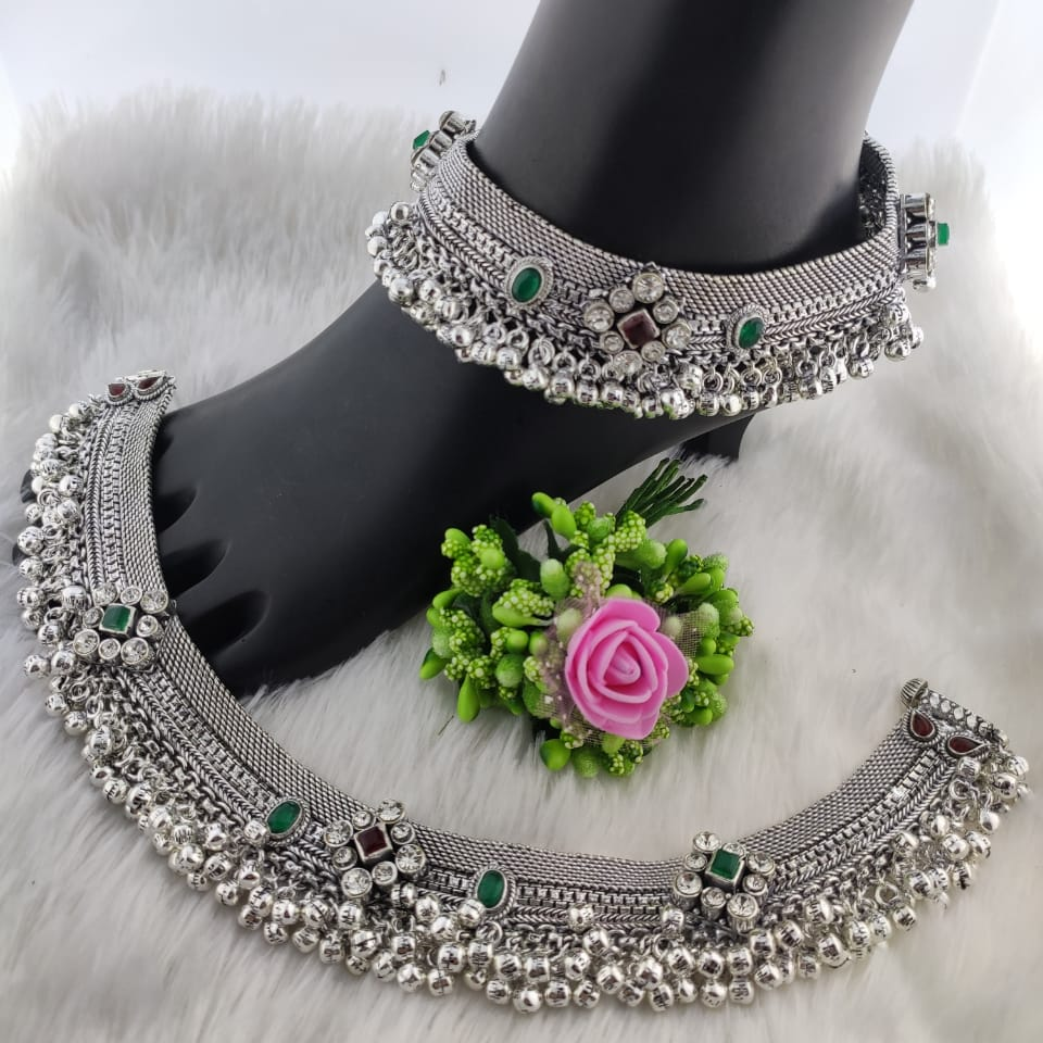 Silver ladies antique kundan payals - Image 4