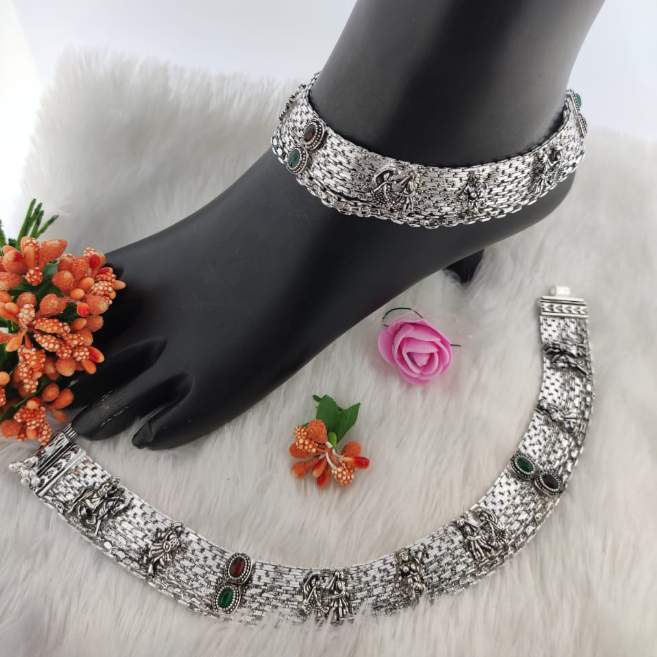 Silver ladies antique kundan payals - Image 2