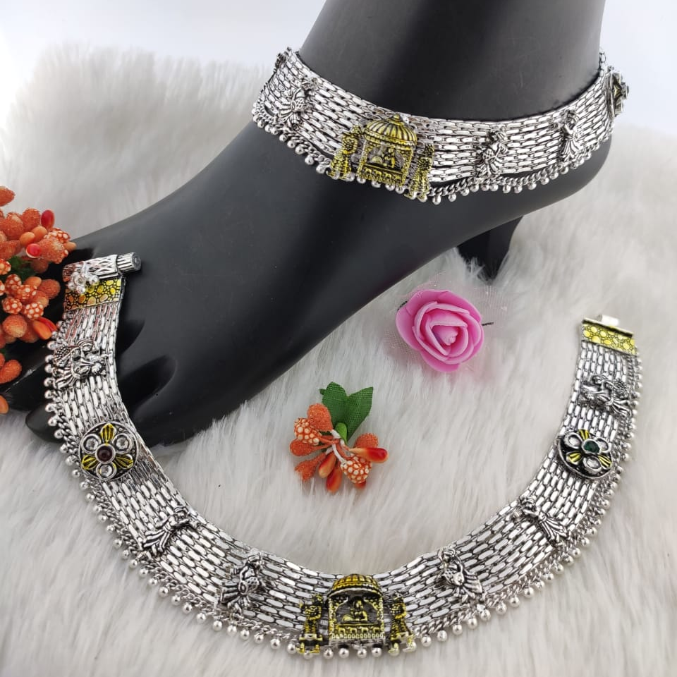 Silver ladies antique baarat payals