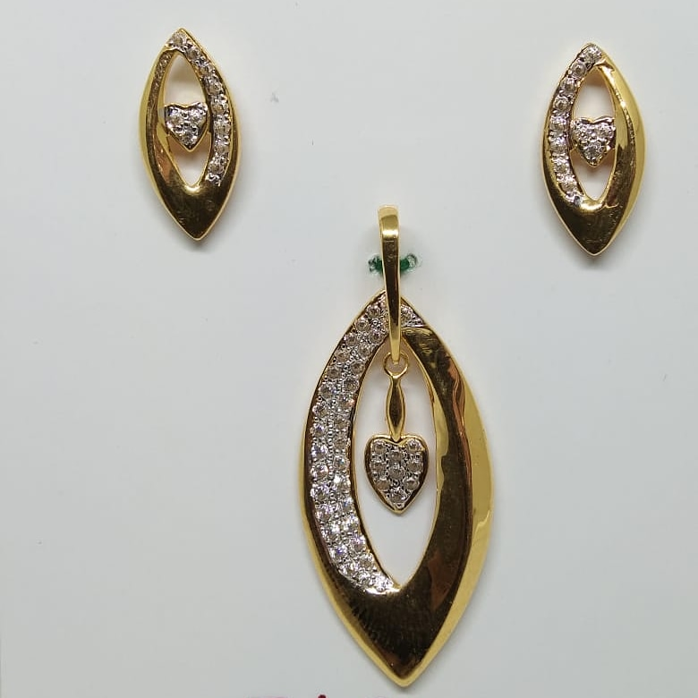 916 Gold CZ Oval Shape Pendant Set