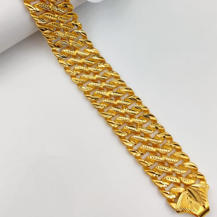 22k(916)gold gents plain broad patta bracelate - Image 2