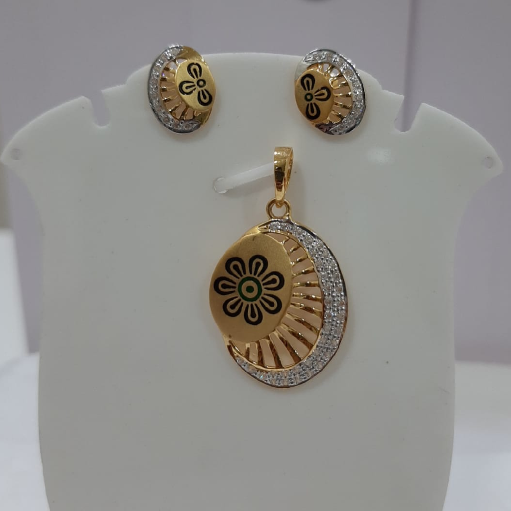 916 gold black Flower with diamond pendent set