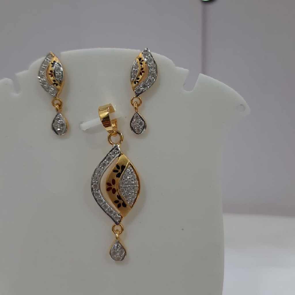 22k gold diamond delicate pendent set