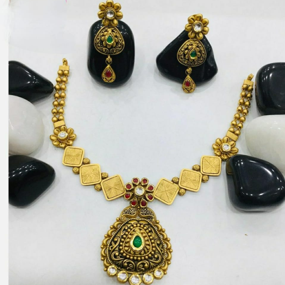 22k gold antique Square design necklace set