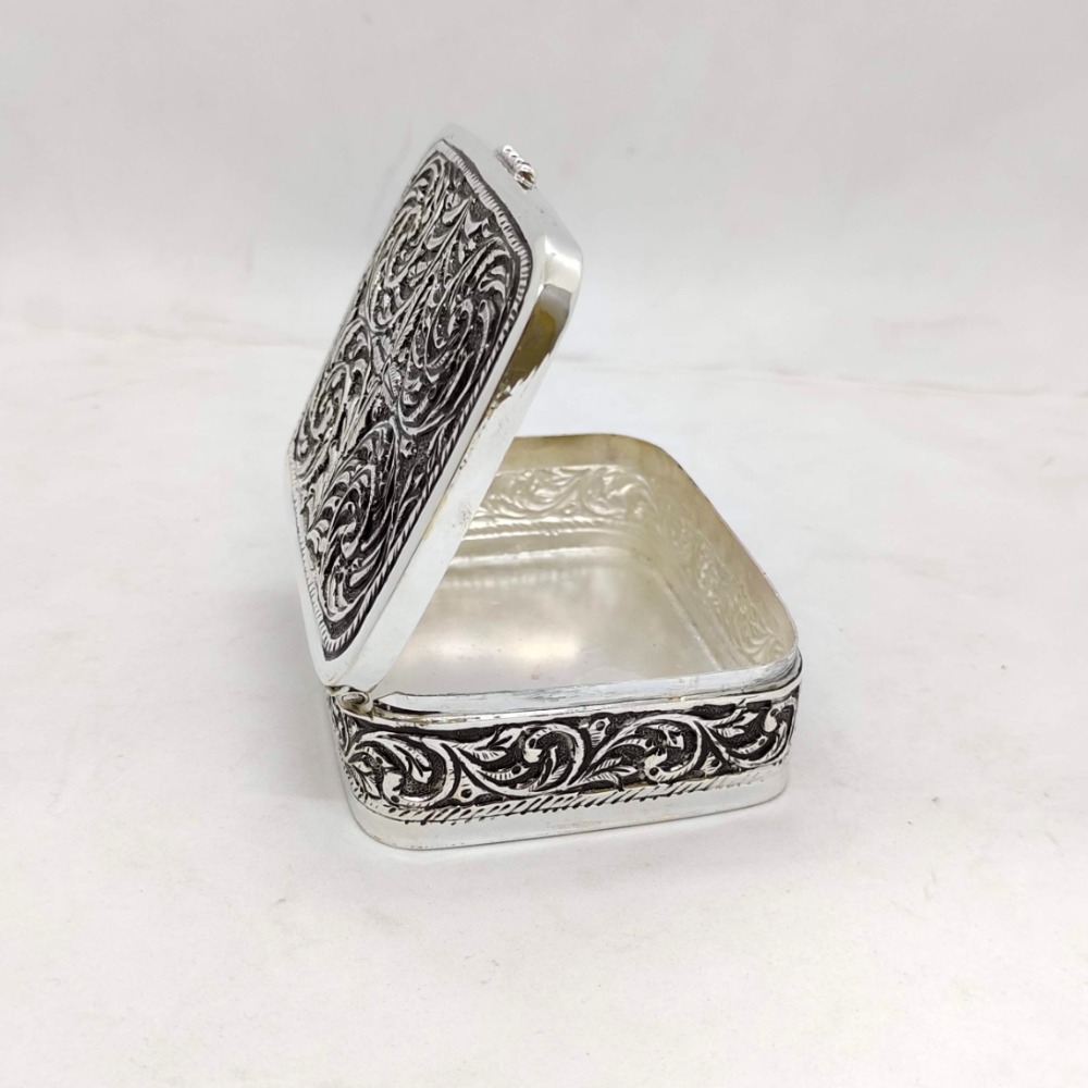 Hallmarked silver box for gifting in antique fine carvings by puran - Image 2