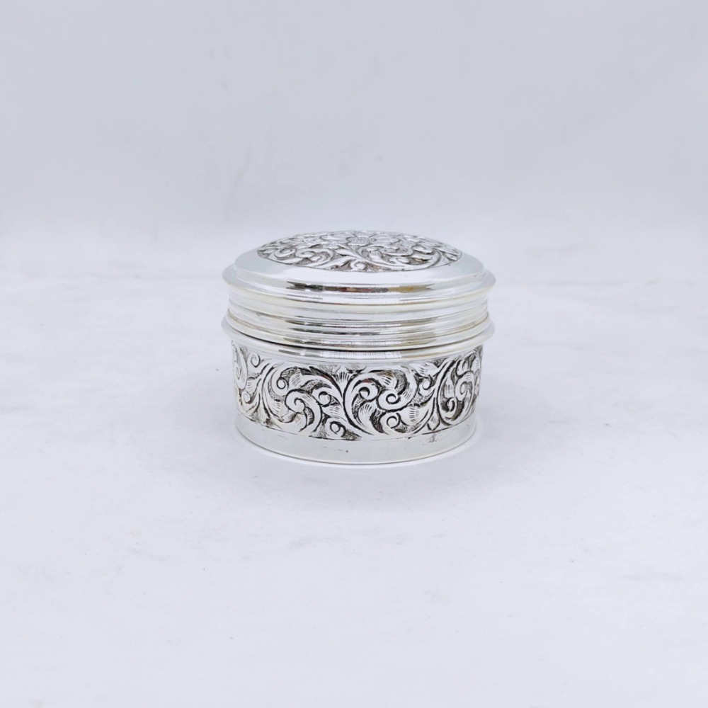 Hallmarked silver box for gifting in antique rounded shape carvings