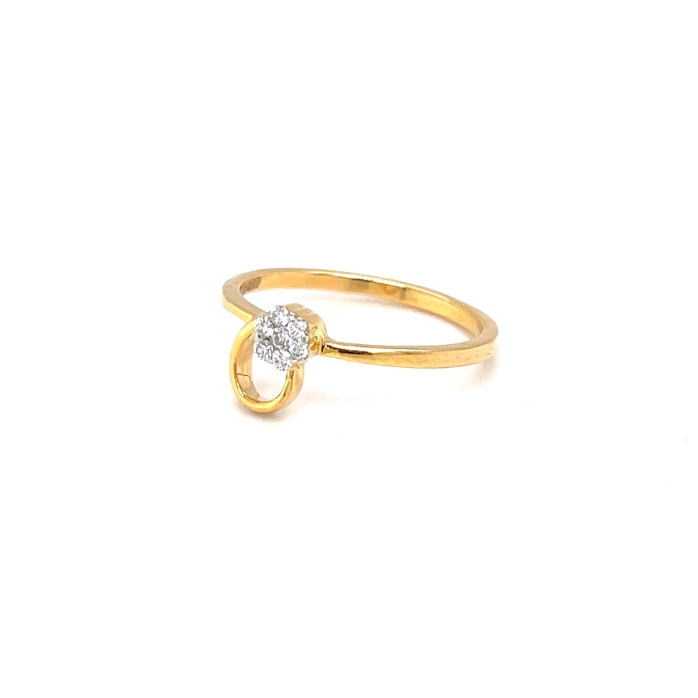 Seven diamond flower with a golden loop in hallmark yellow gold - Image 3