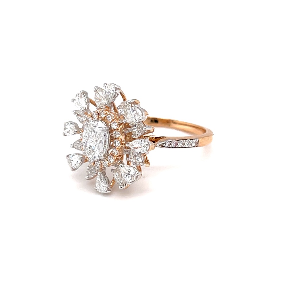 Beautiful fancy ring with pie cut & pear shape diamonds - Image 3
