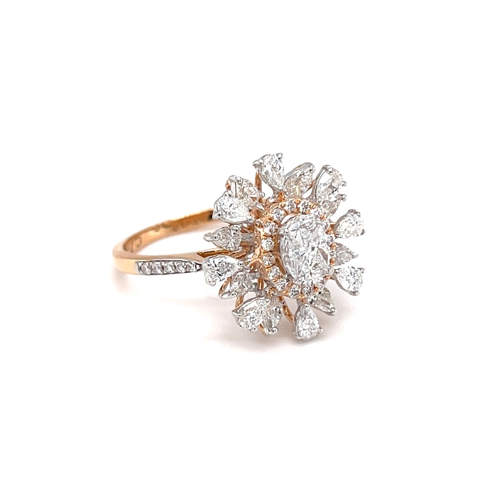 Beautiful fancy ring with pie cut & pear shape diamonds - Image 2