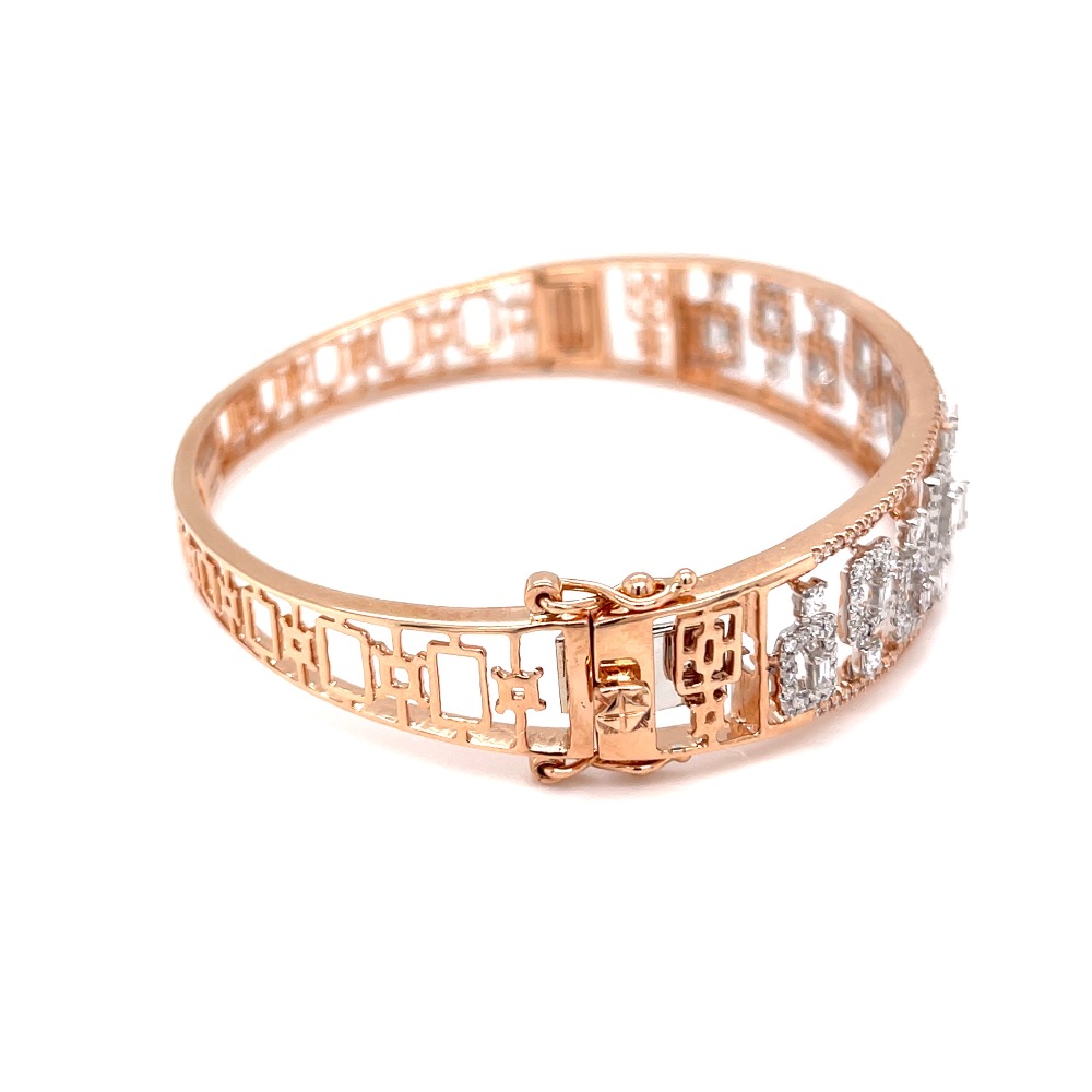 Broad bracelet with baguette in the centre with rectangular design - Image 4