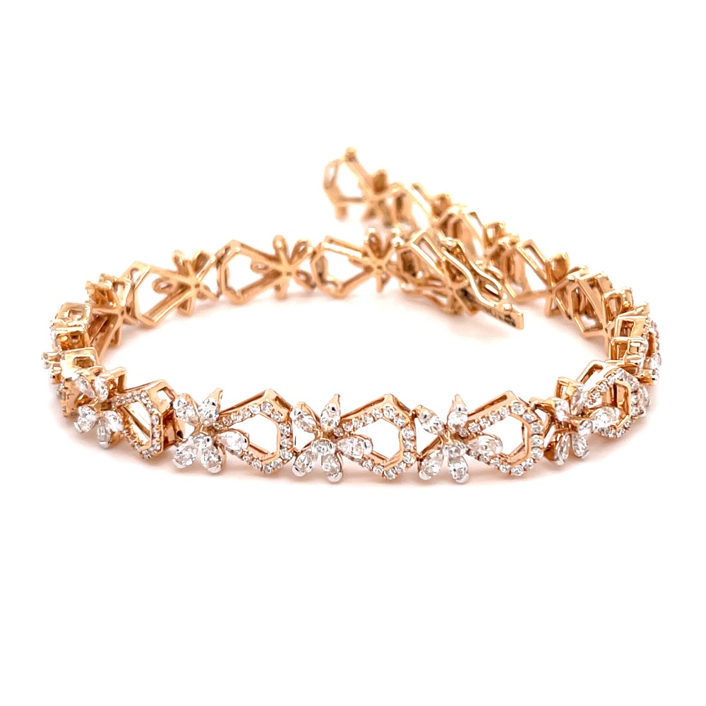 Hermoso Flexible Tennis Bracelet in Diamonds for Evening Wear - Image 4