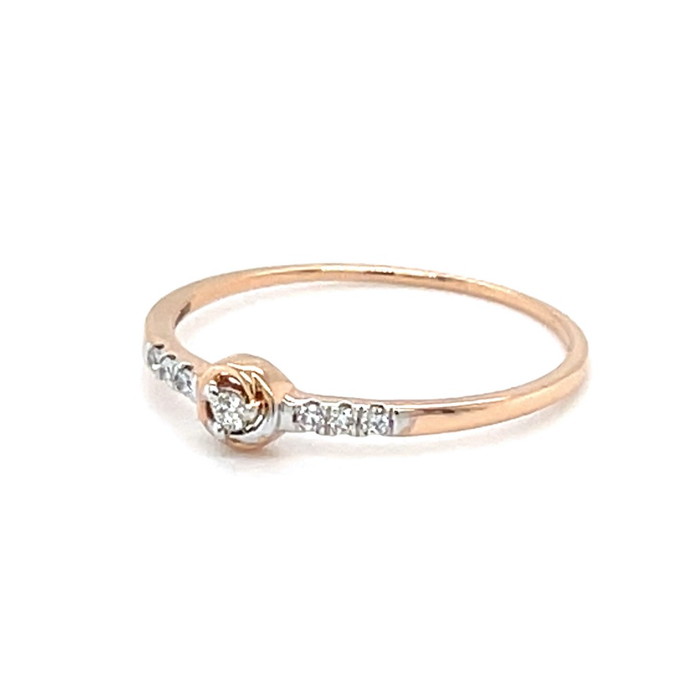 Single diamond in centre with diamonds on band 0lr171 - Image 2