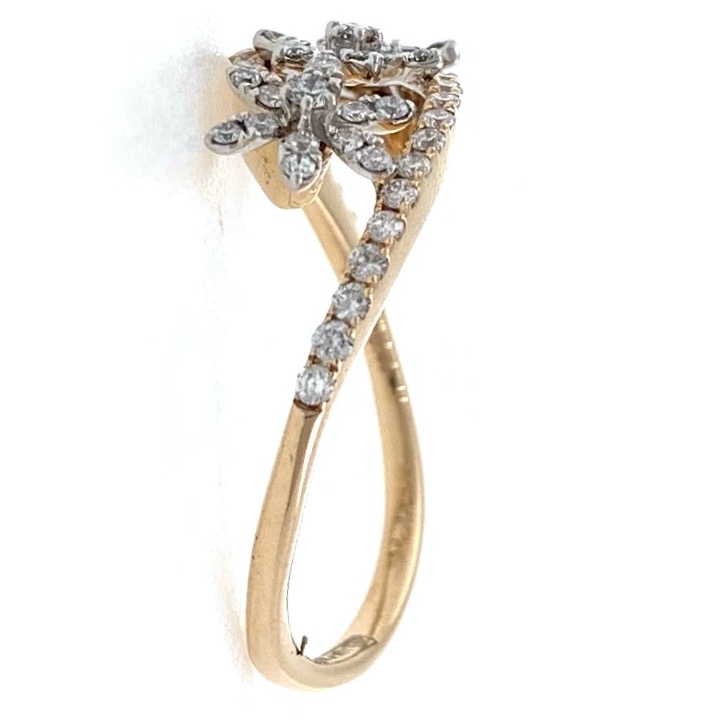 18kt / 750 rose gold three flower diamond ladies ring 9lr3 - Image 4