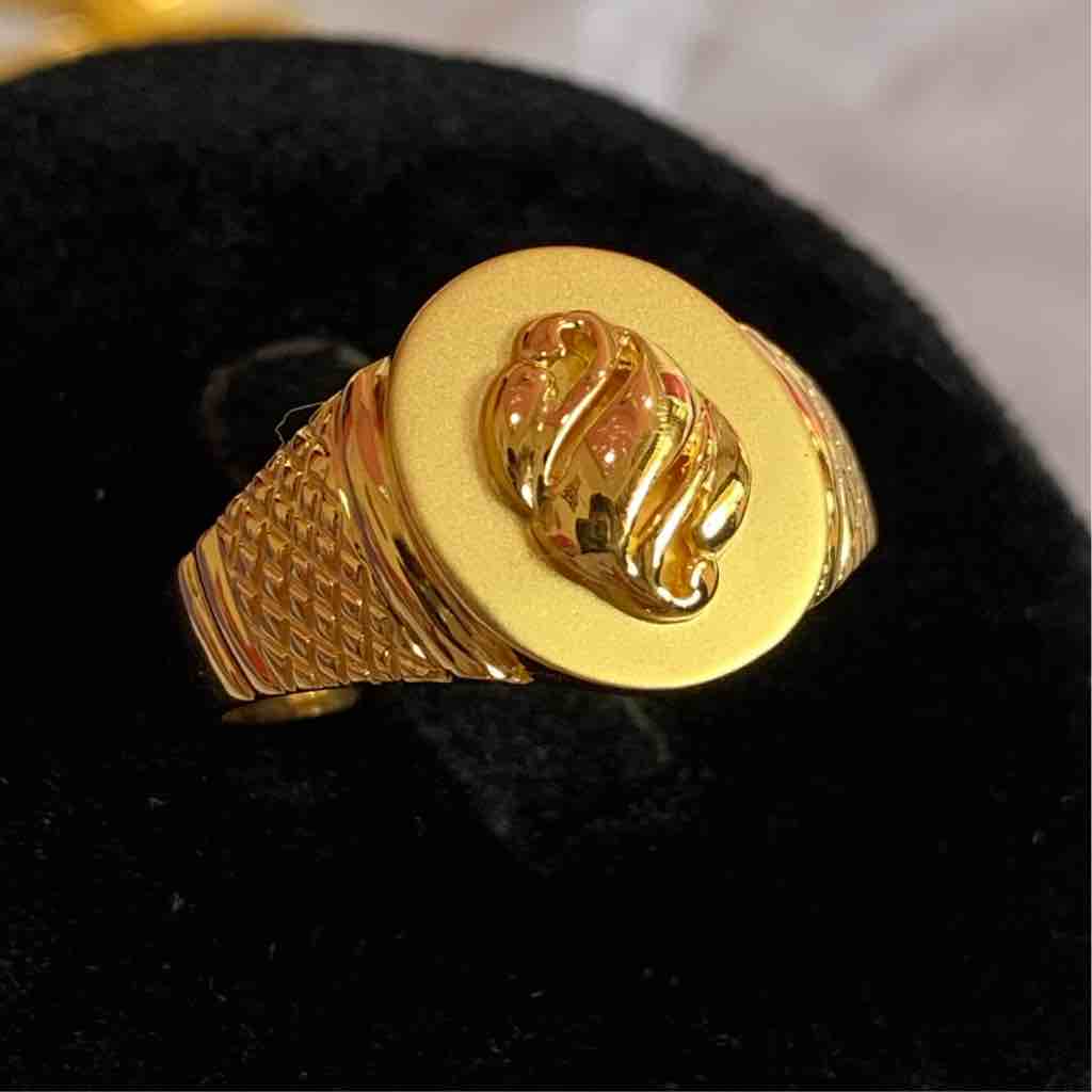 Gents Ring Oval Shaped