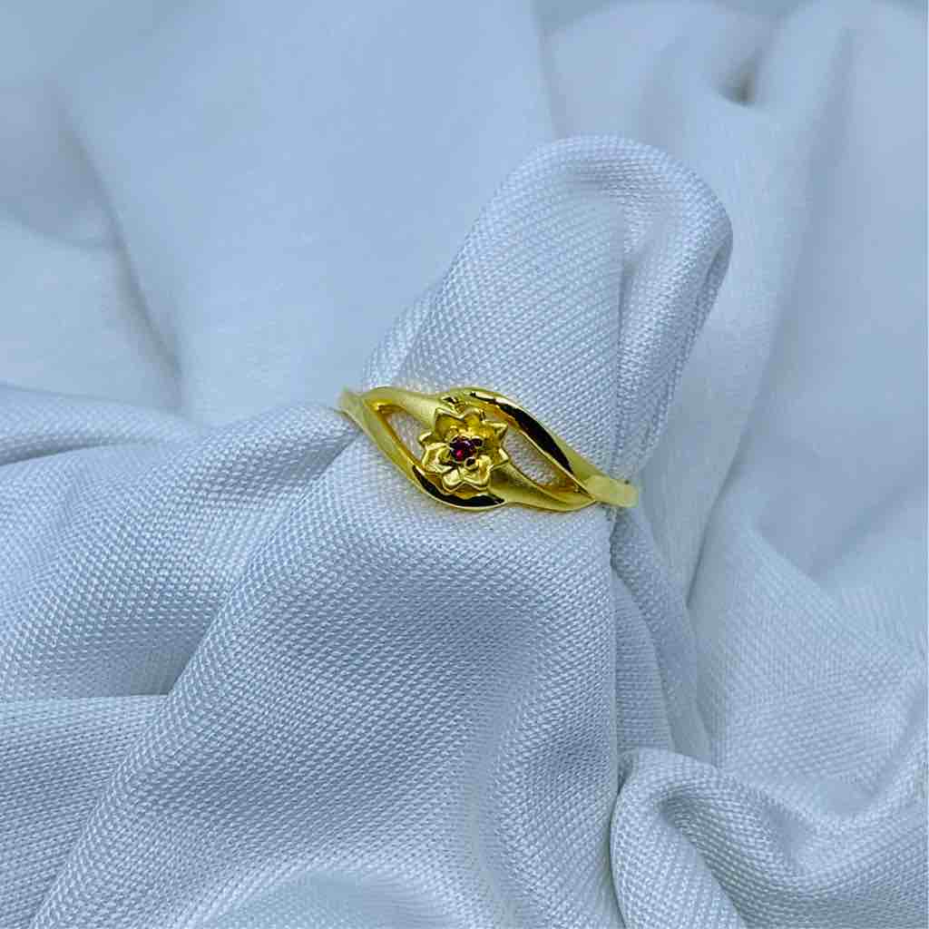 Floral Design Ring